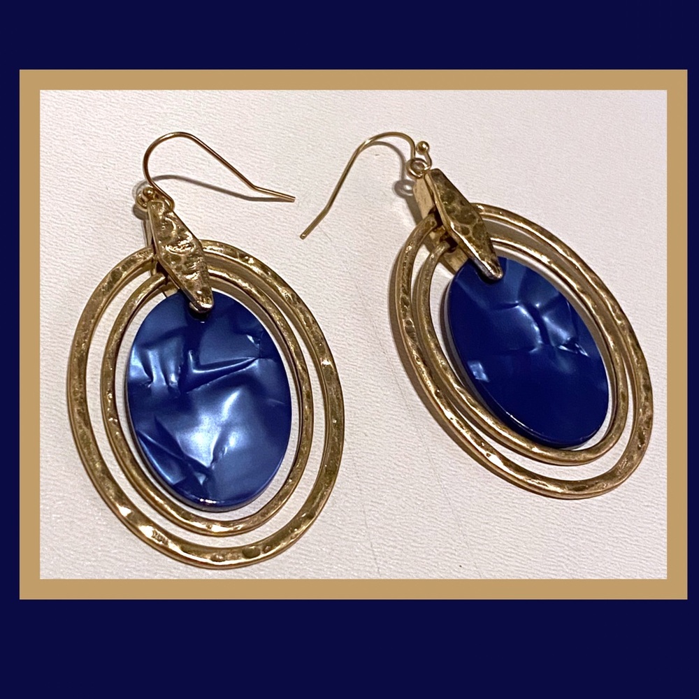 *Blue Resin & Gold-Tone Triple Oval Earrings NWT - Picture 4 of 5